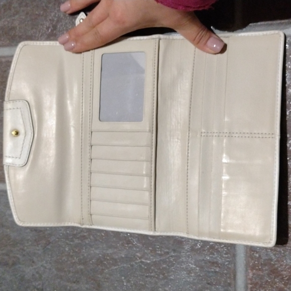 White full size coach wallet - Picture 2 of 4
